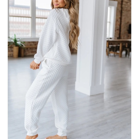 Quilted Hoodie & Jogger Set – White - Picture 2 of 3